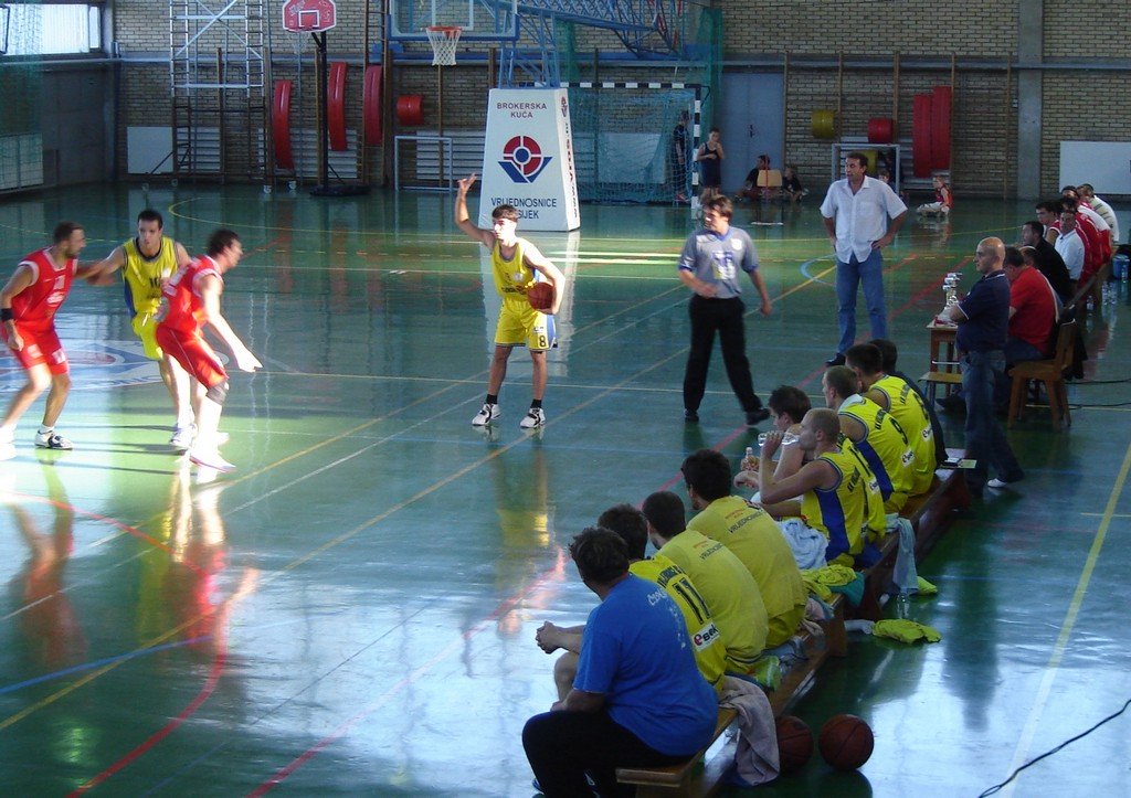 2006 KK VROS 11 igra